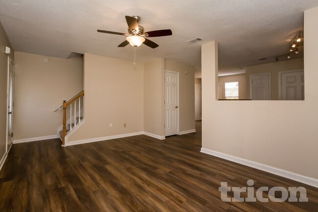 Photo - 815 Tramore Dr