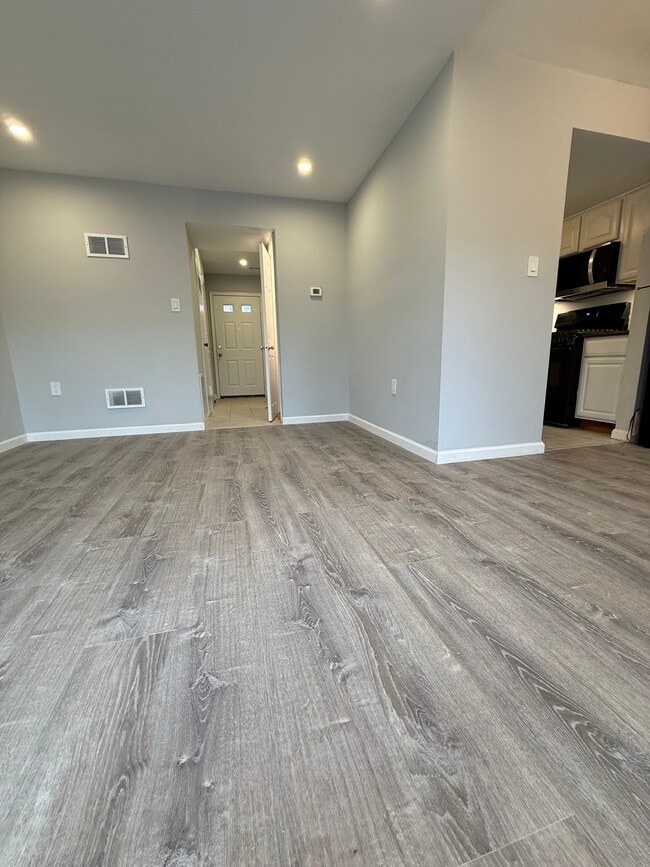 Photo - 238 Stevenson Sq