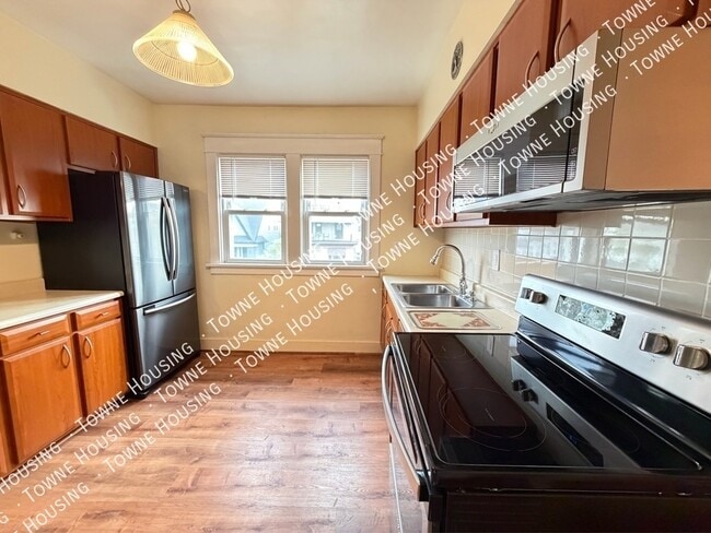 Photo - 144 Lovering Ave Unit Upper