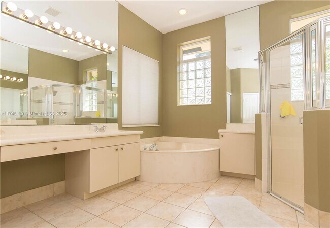 Photo - Eagle Watch Lane, Weston, FL 33327 - 5 BR 3.5 BA Single-Family Home