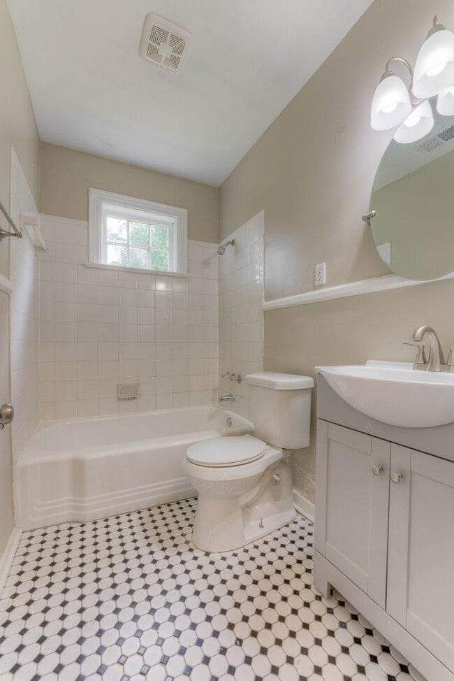 Photo - 1202/1204 Tutwiler Unidad 1204 Tutwiler