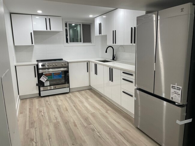 Building Photo - 325 Lacasse Av Unit 325 Lacasse