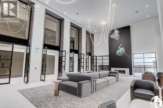 Photo - 39 Roehampton Ave Unit 904