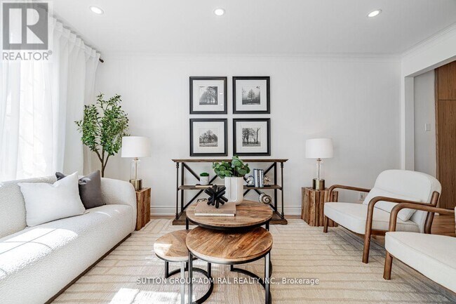 Photo - 248 Sandringham Dr.