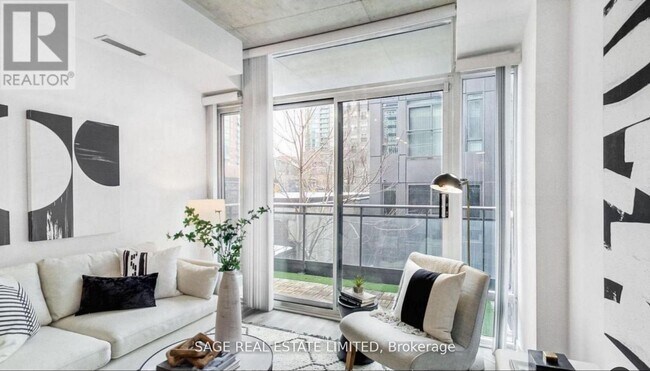 Photo - 127 Queen St E Unité 208