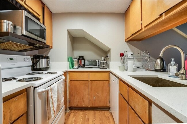 Photo - 2510 San Gabriel St Unit 305