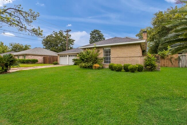 Building Photo - 6602 Indian Lake Dr Rental