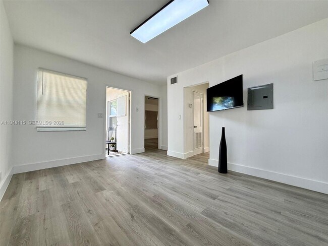 Photo - 1845 Dixieana St Unit 1