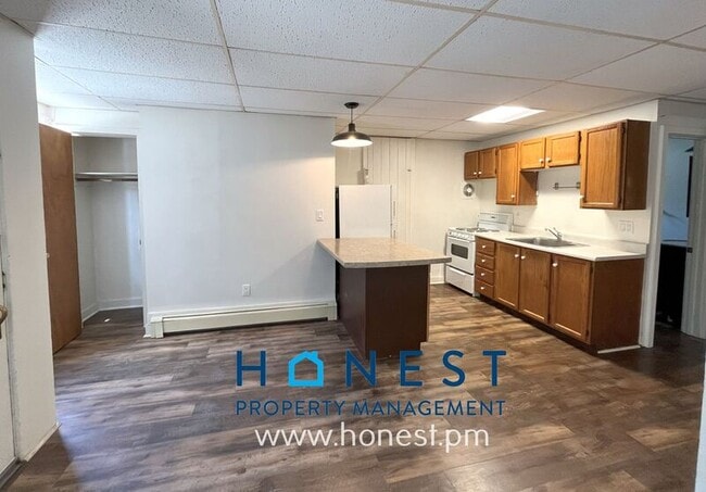 Building Photo - 20 Academy St Unit 2