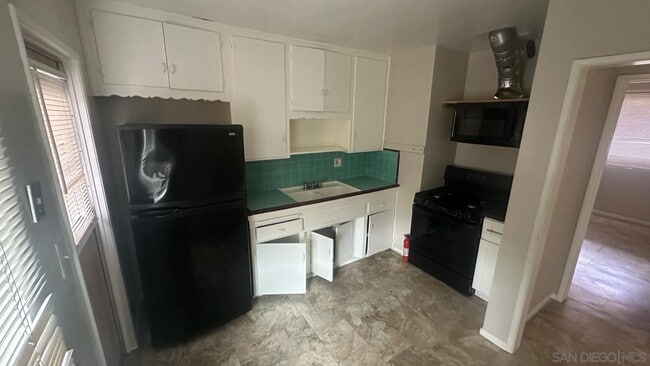 Building Photo - 120 Cedar Ave Rental