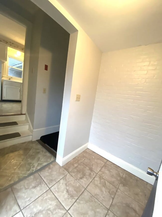 16 Maple St
