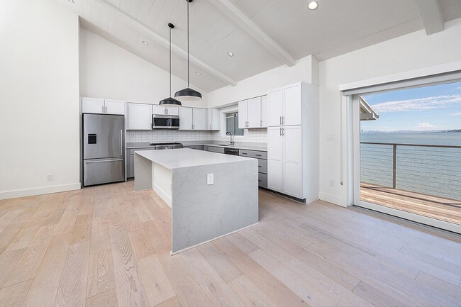 Photo - The Cove at Tiburon