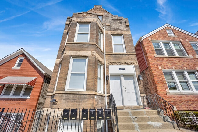 Building Photo - 1226 W 31st Pl Unit 1R Rental