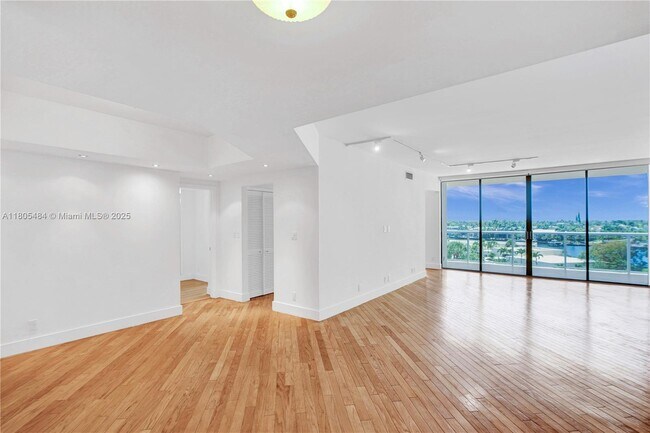 Photo - 20281 E Country Club Dr Condo Unit 412