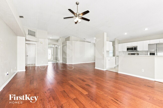 4312 Horseshoe Pick Ln