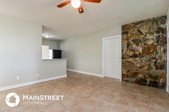 Photo - 121 Sunlit Cove Dr NE