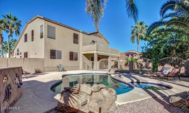 2021 E Desert Inn Dr