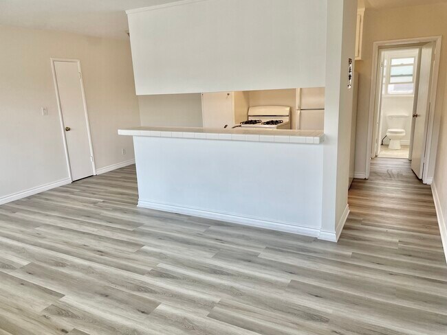 Entry View - 1236 Manhattan Beach Blvd Unit Apt A