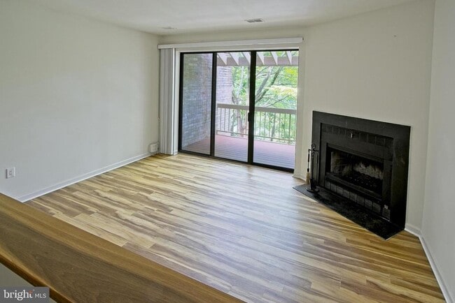 Building Photo - 11108 Boathouse Ct Unit 97