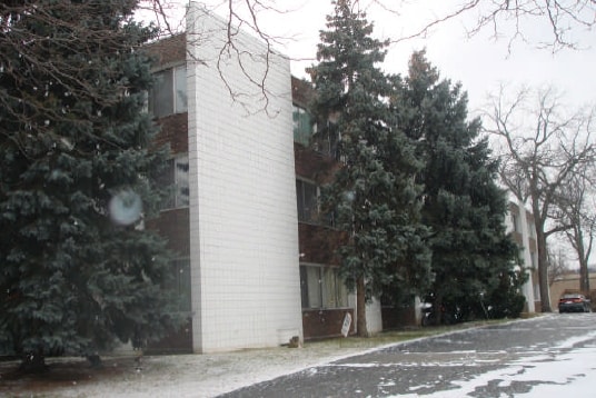 Building Photo - 92 Forest Avenue
