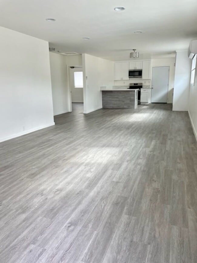 Photo - Van Dyke Triplex Unit 4137 Van Dyke Ave