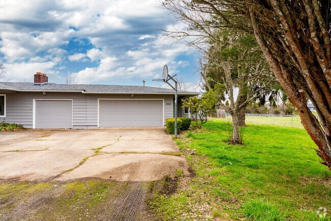 Building Photo - 404 Hillview Dr Rental