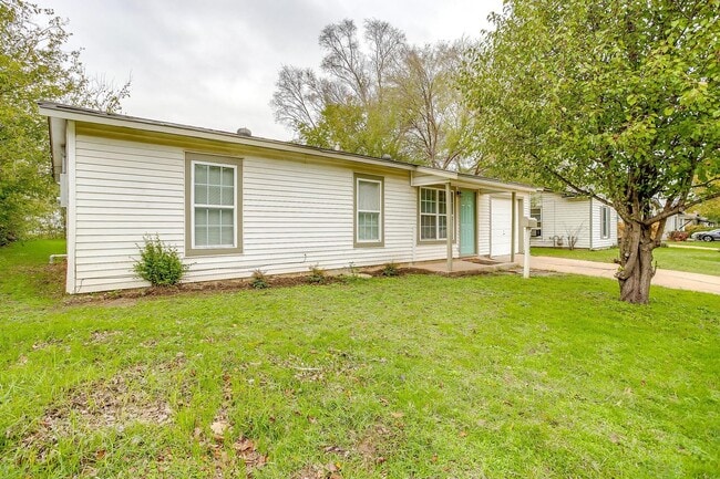 3537 Half Moon Dr