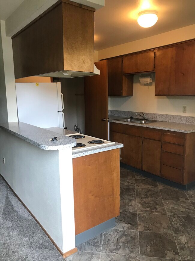 Kitchen - 234 NW Kings Blvd