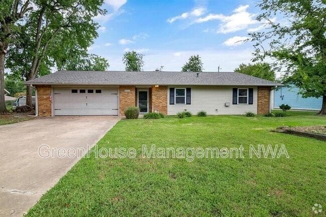 Building Photo - 2101 W Tulsa St Rental