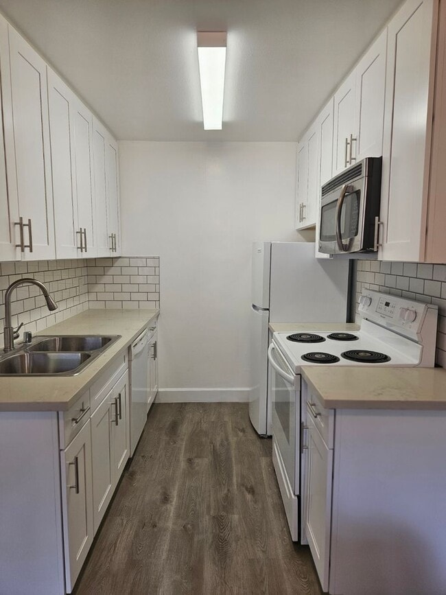 Building Photo - Remodeled 2 bedroom 1 bath condo in heart of Santa Clara Unit B