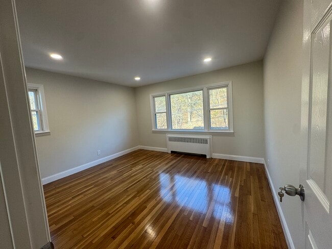 Photo - 646 Fairview Ave Unit Second Floor