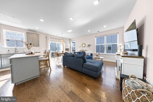 Photo - 973 Skylar Ct.