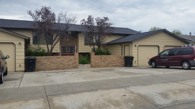 Photo - 631 Oakmont Rd Unidad 2