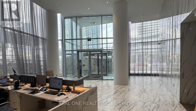 Photo - 448 Burnhamthorpe Rd W Unit 2207