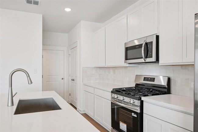 Photo - 152 Hartson Dr