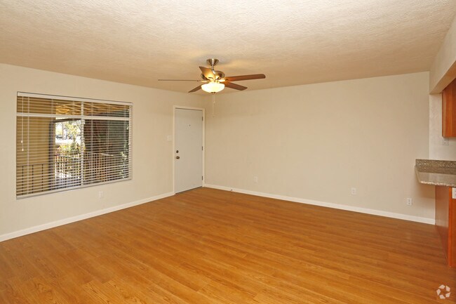 Photo - Bernardo Apartments