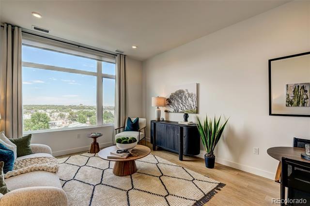 Photo - 1521 Hooker St Unit 810