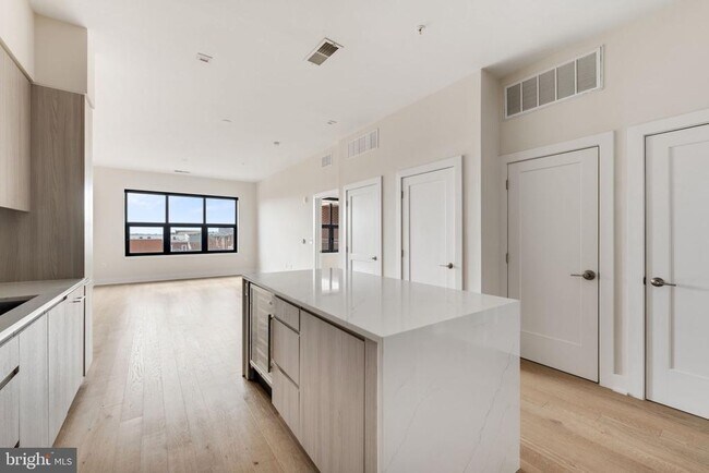 Photo - 701 Swann Ave Unit 508