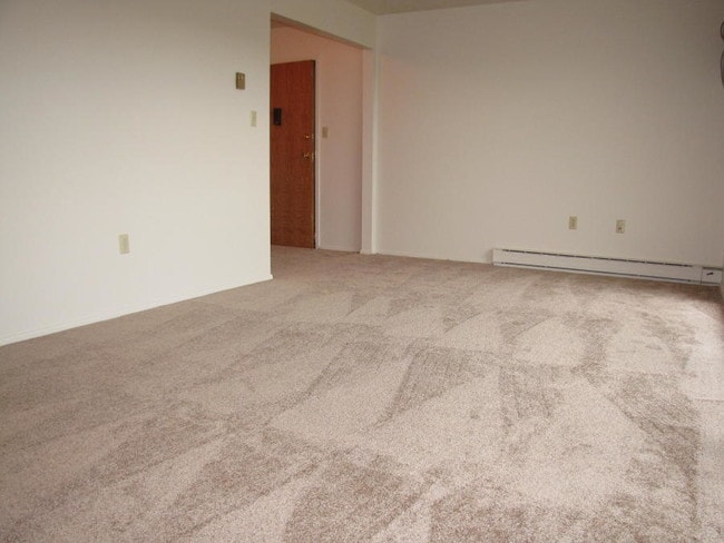 Dos habitaciones Sala de estar - Crestview