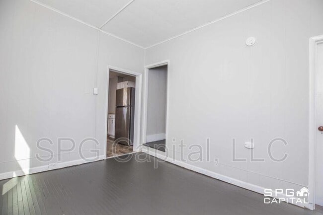 Photo - 12 E Main St