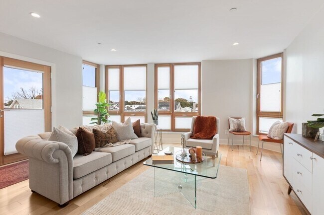 240 Salem St Unit 3A