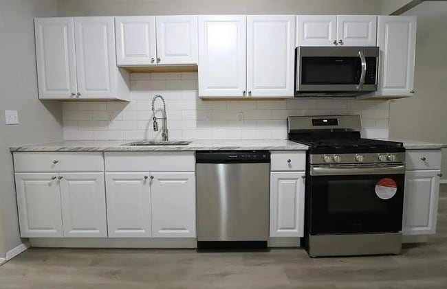 Photo - 5202 N Rockwell Ave