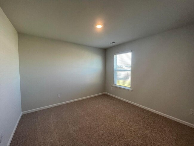 Photo - 309 Black Birch Dr