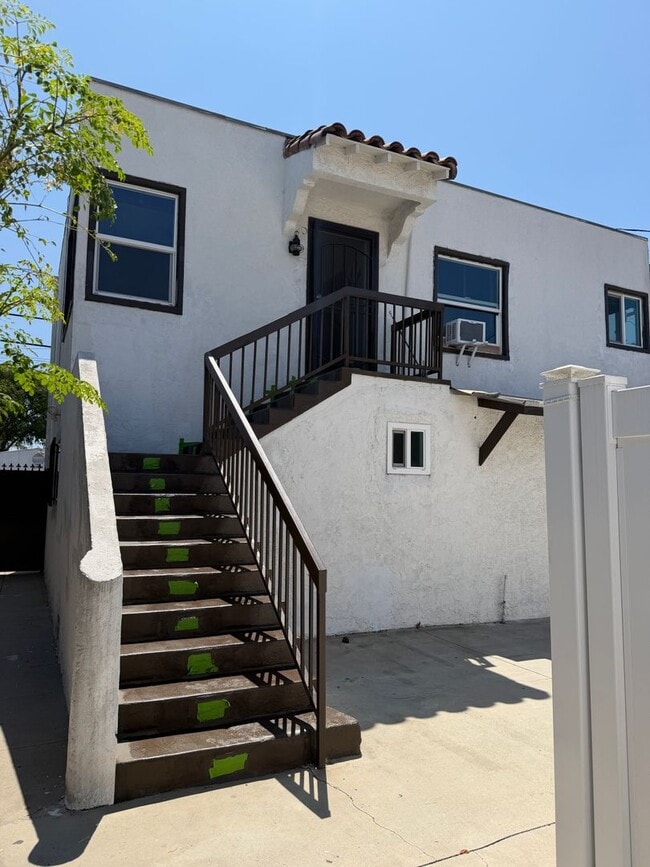 Building Photo - 203B Unit 203B