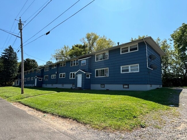 Building Photo - 110-118 Milburn Dr Unit 110 Milburn Dr Apt 3