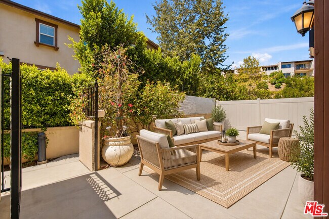 Photo - 732 Tennis Club Ln