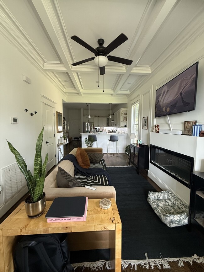 Photo - 115 E 12th St