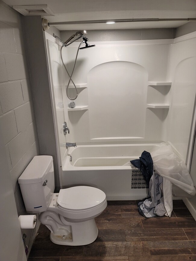 Photo - 327 S Hocker Ave