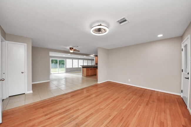 Photo - 7914 Marinette Dr