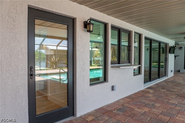 Photo - 14562 Riverside Dr